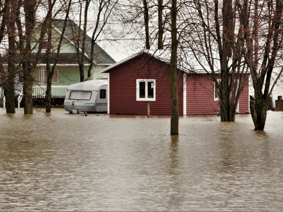 Tillsammans med nio sociala organisationer skriver vi om att det inte längre är hållbart att placera ansvaret för världens välmående på individer.