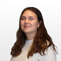 Bild på Matilda som jobbar med lokala verksamheter i södra Sverige.