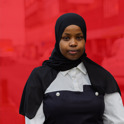 Bild på Amal som jobbar med lokala verksamheter i västra Sverige.