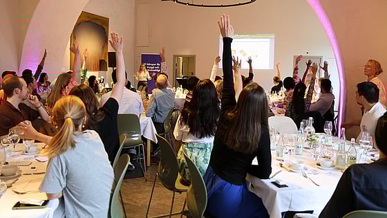 Två RKUFare som pratar på RÅM