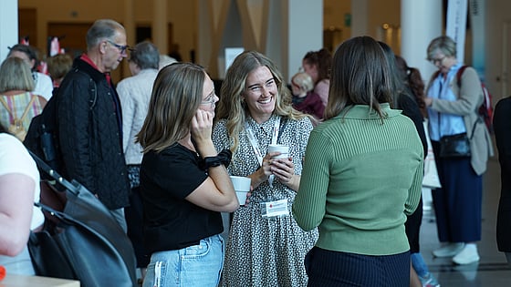 Personer på Röda Korsets Ungdomsförbunds Riksårsmöte.
