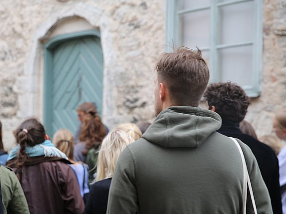 Unga personer redo för Röda Korsets Ungdomsförbunds riksårsmöte