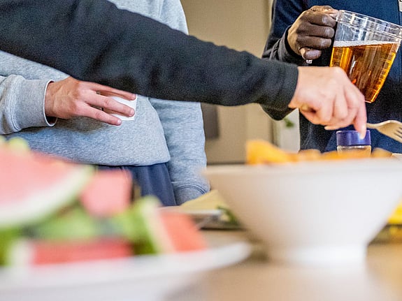 Behovet av skolfrukost har uppskattas öka med 67 procent de senaste tolv månaderna enligt Röda Korsets rapport 2025. Foto Kicki Nilsson.